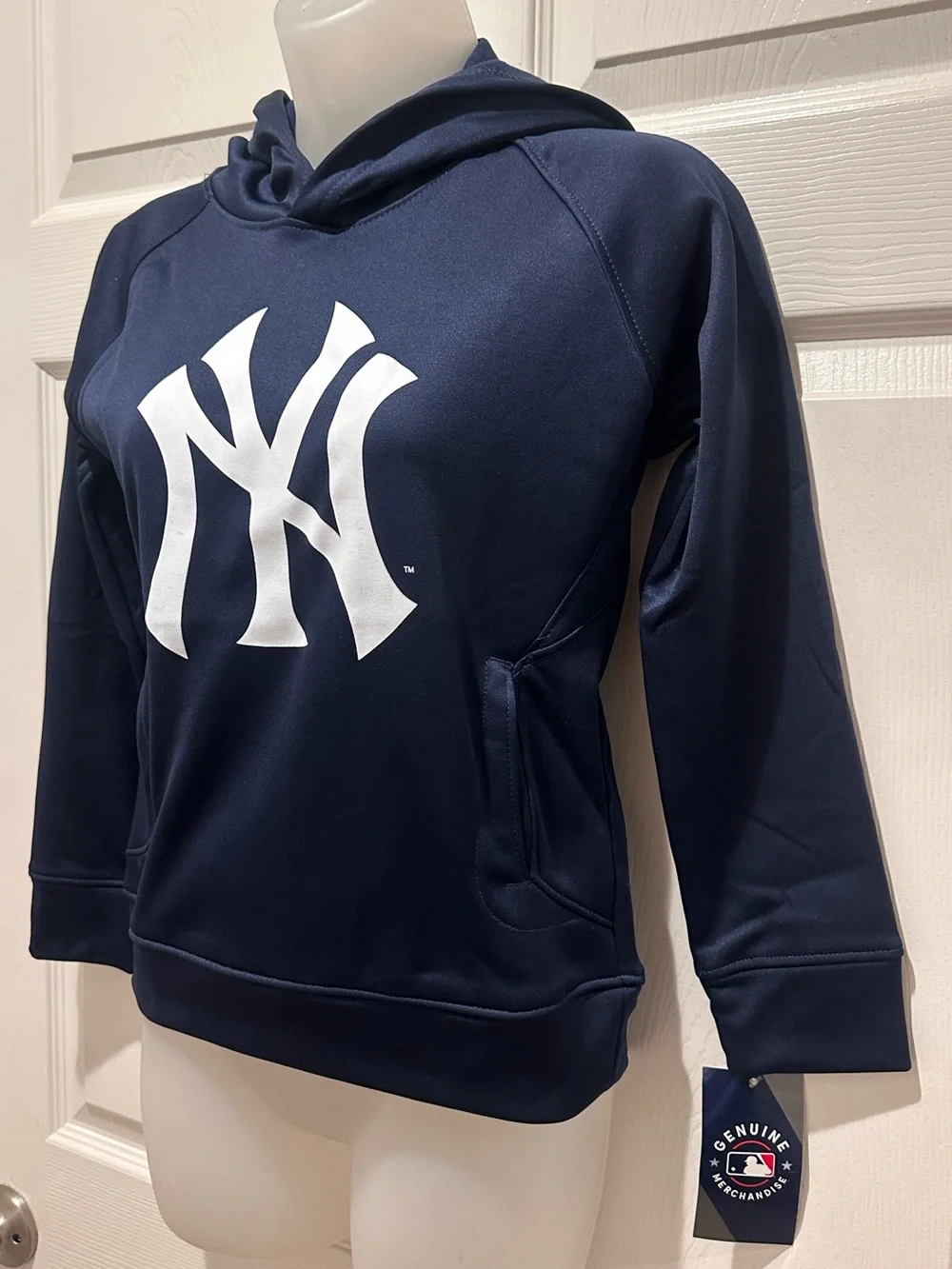 NWT New York Yankees MLB Youth Navy Logo Hoodie Size S 8 Genuine Merchandise NY